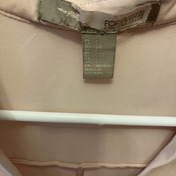 Forever 21 Top💕 - Picture 7 of 7